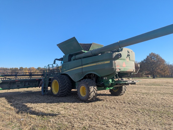 Photo of 2023 John Deere S780