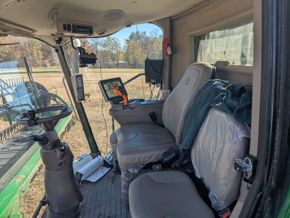 Photo of 2023 John Deere S780