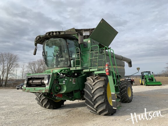 Photo of 2023 John Deere S780