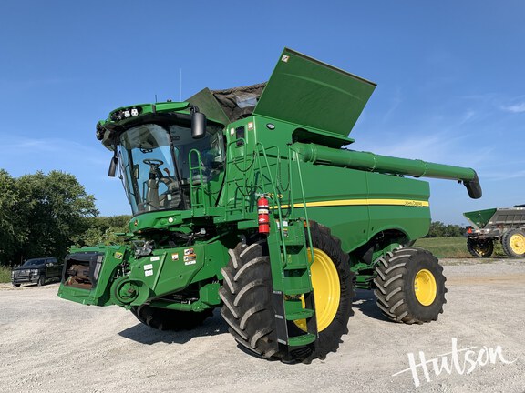 Photo of 2023 John Deere S780