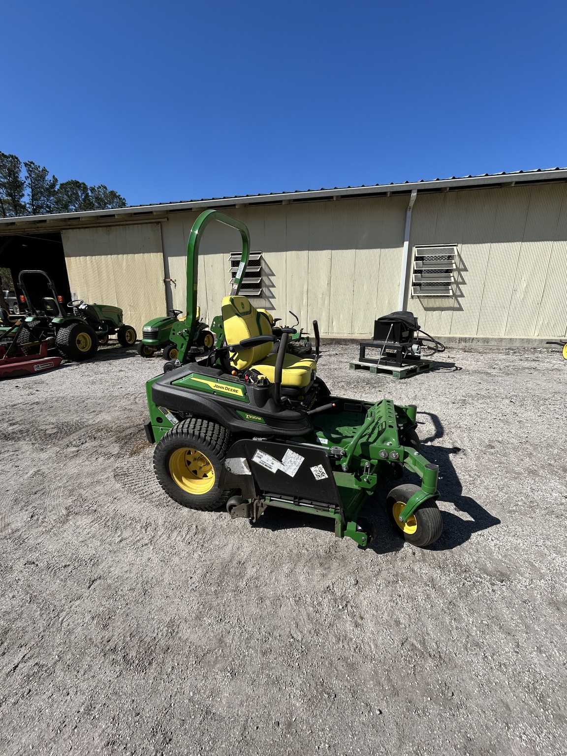 2023 John Deere Z920M Image 3