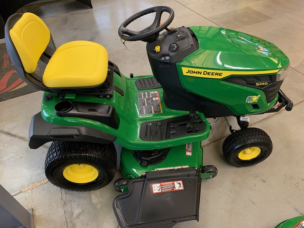 2025 John Deere S240 Image 3