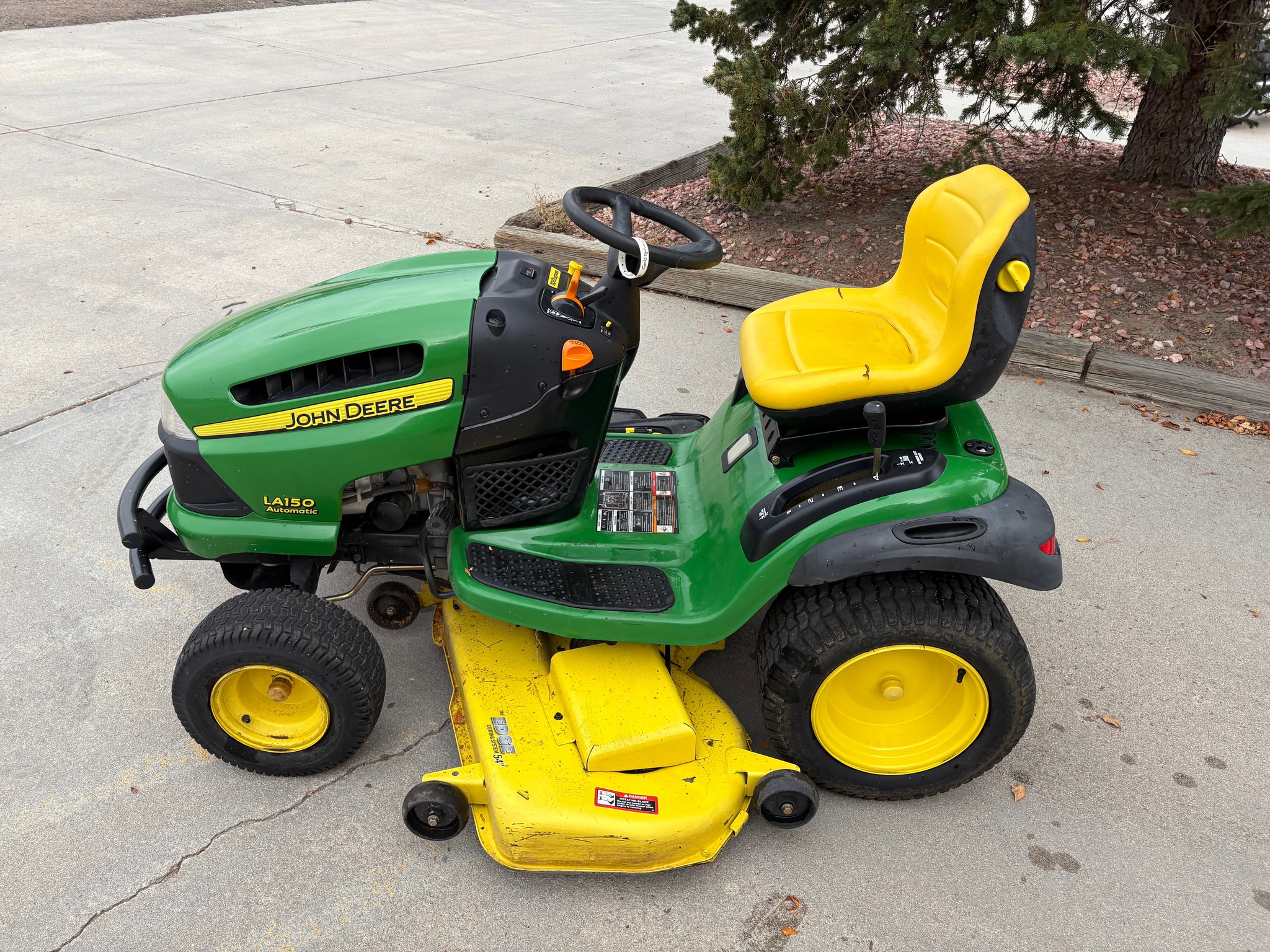 John Deere LA150 Image 2