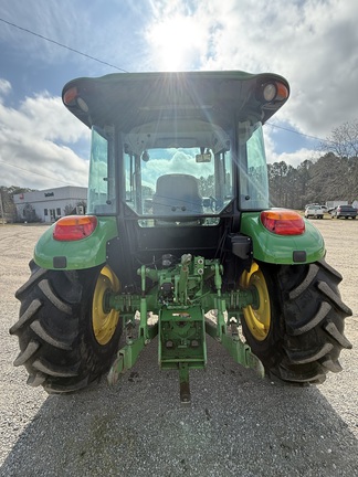 2021 John Deere 5075E Photo 4