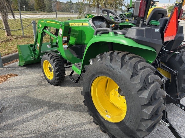 2024 John Deere 3032E Image 5