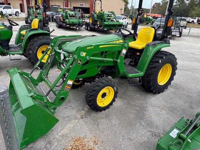 2024 John Deere 3032E Image 1