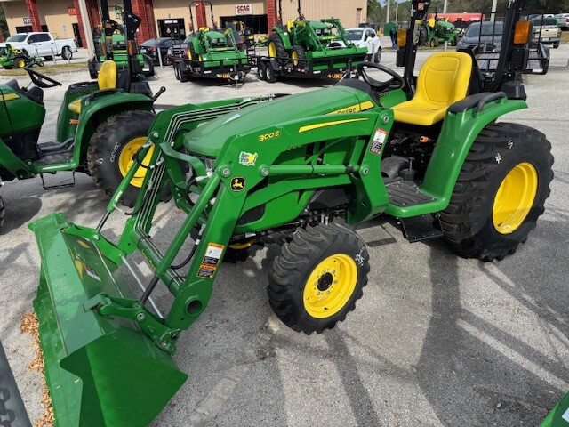 2024 John Deere 3032E Image 6