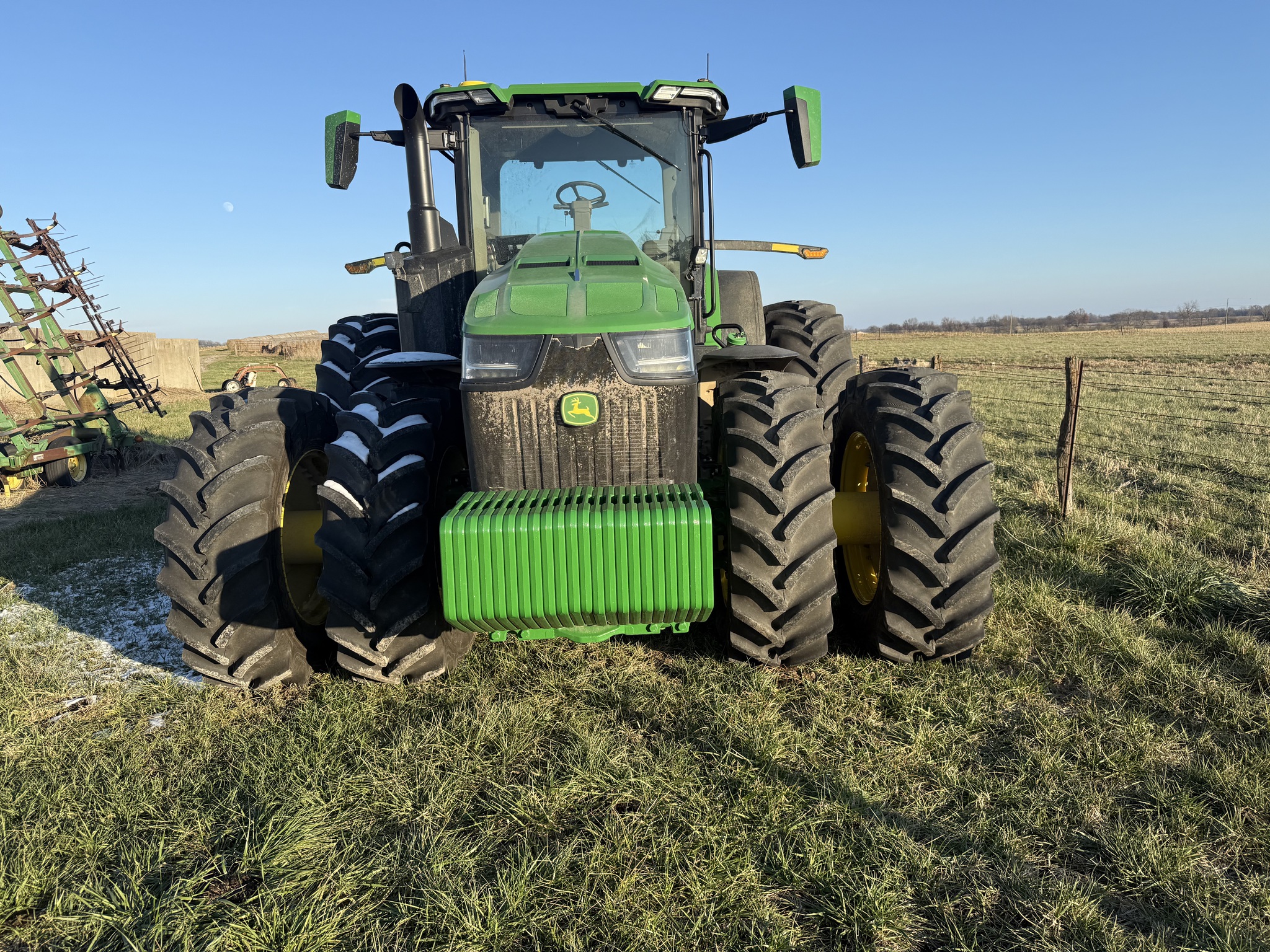 2025 John Deere 8R 340 at Heritage Tractor in Nevada, MO