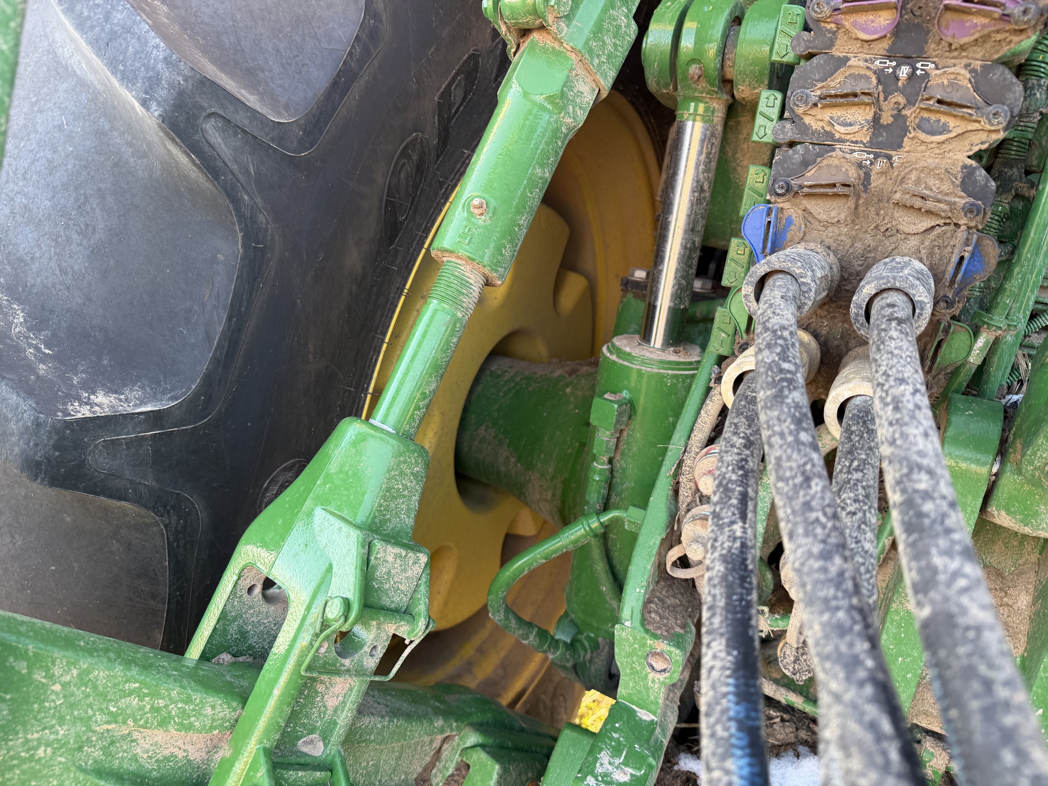  2025 John Deere 8R 340 at Heritage Tractor in Nevada, MO
