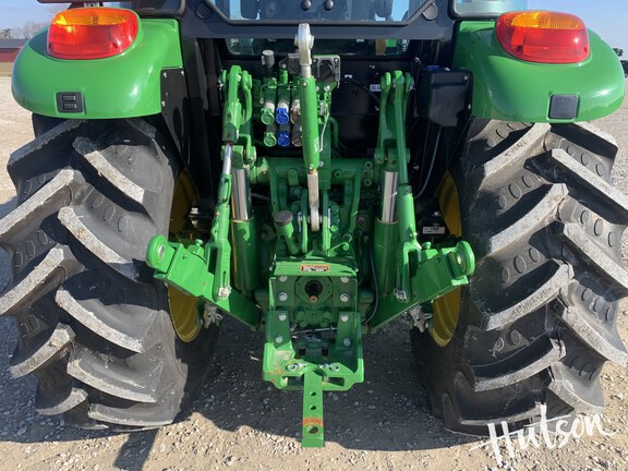 Photo of 2025 John Deere 5120M