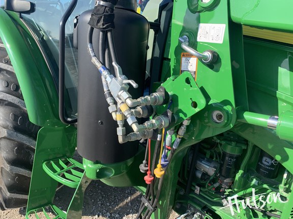 Photo of 2025 John Deere 5120M