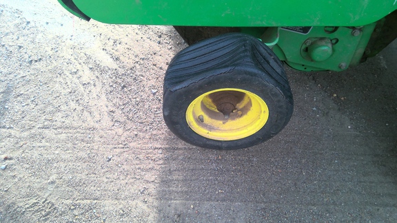 2002 John Deere 557