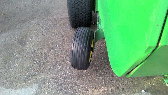 2002 John Deere 557