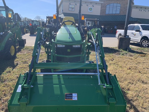 2025 John Deere 1025R Photo 4