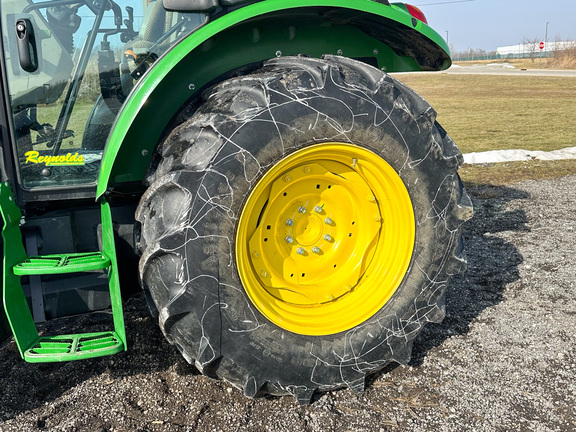 2024 John-Deere 5100E