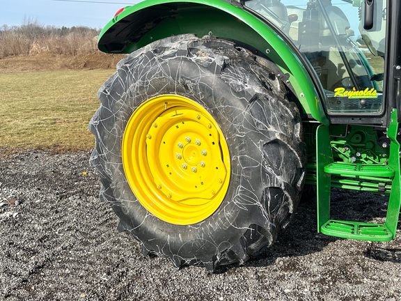 2024 John-Deere 5100E