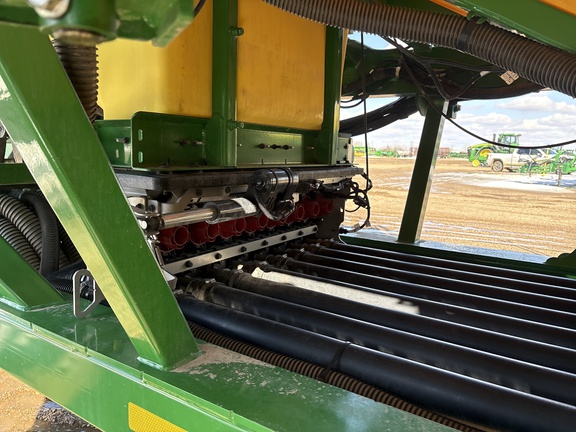 Used 2016 John Deere 1870 Air Drills and Seeders at Horizon Ag & Turf in Lloydminster, AB - Photo8