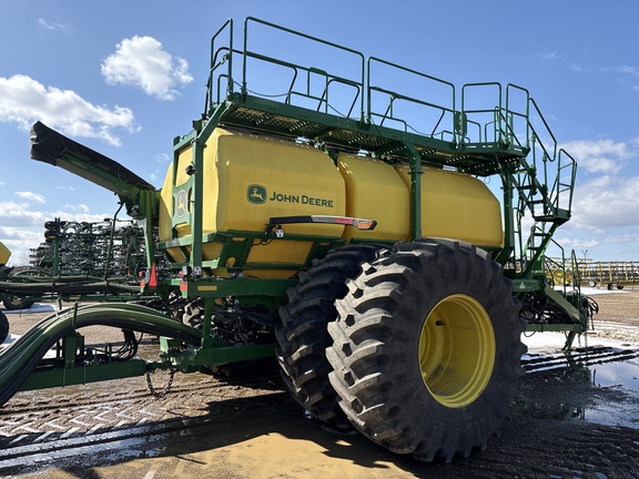 Used 2016 John Deere 1870 Air Drills and Seeders at Horizon Ag & Turf in Lloydminster, AB - Photo6
