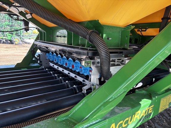 Used 2016 John Deere 1870 Air Drills and Seeders at Horizon Ag & Turf in Lloydminster, AB - Photo9
