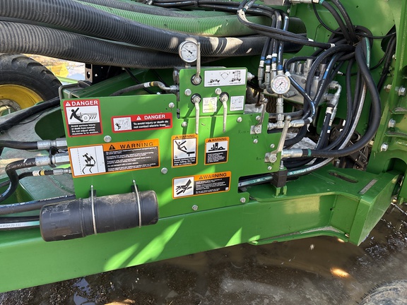 Used 2016 John Deere 1870 Air Drills and Seeders at Horizon Ag & Turf in Lloydminster, AB - Photo15