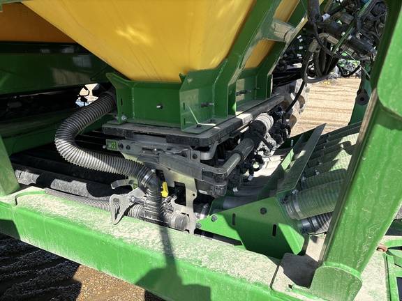 Used 2016 John Deere 1870 Air Drills and Seeders at Horizon Ag & Turf in Lloydminster, AB - Photo11
