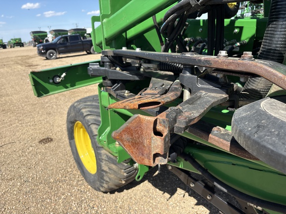 Used 2016 John Deere 1870 Air Drills and Seeders at Horizon Ag & Turf in Lloydminster, AB - Photo9