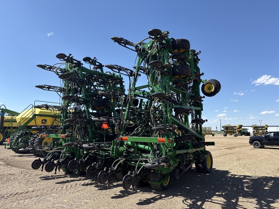 Used 2016 John Deere 1870 Air Drills and Seeders at Horizon Ag & Turf in Lloydminster, AB - Photo6