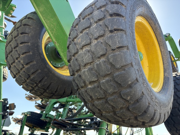 Used 2016 John Deere 1870 Air Drills and Seeders at Horizon Ag & Turf in Lloydminster, AB - Photo14
