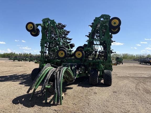 Used 2016 John Deere 1870 Air Drills and Seeders at Horizon Ag & Turf in Lloydminster, AB - Photo2