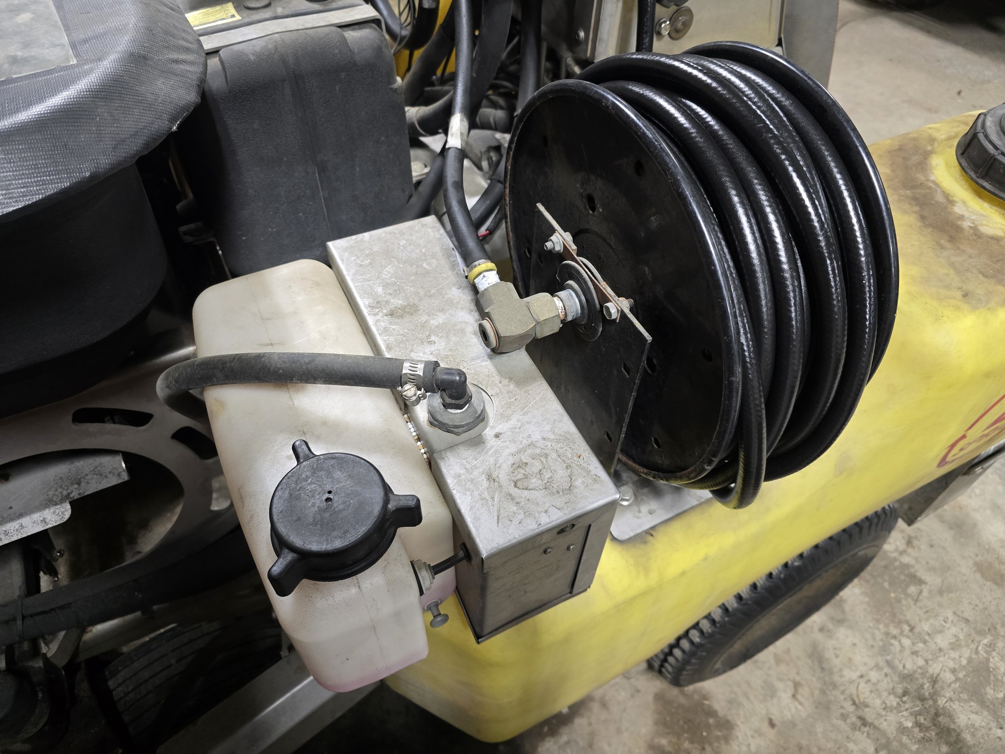 2018 Exmark Z-Spray ZS5260XL Image 17