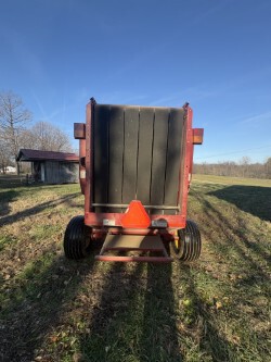 Photo of 2014 New Holland BR7060