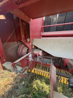 Photo of 2014 New Holland BR7060