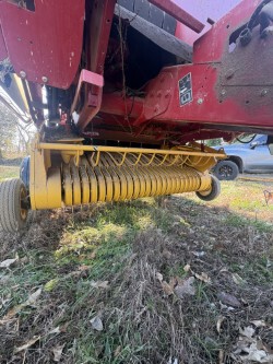 Photo of 2014 New Holland BR7060