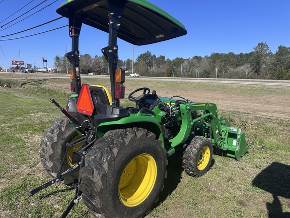 2025 John Deere 3038E Photo 3