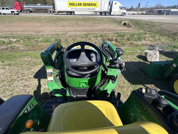 2025 John Deere 3038E Photo 6