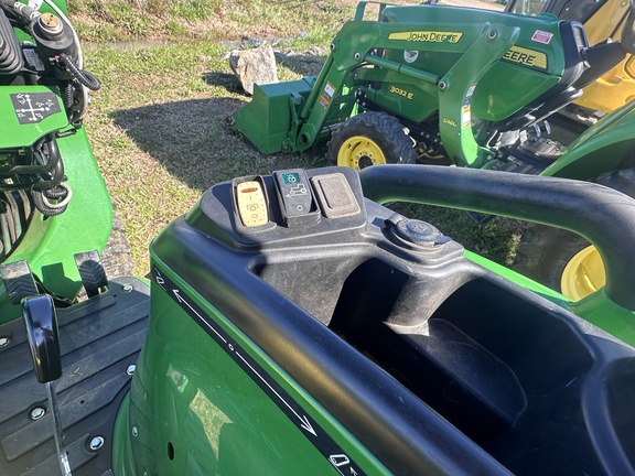 2025 John Deere 3038E Photo 7