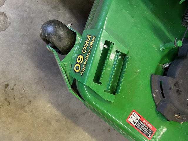 2024 John Deere Z720E Image 6