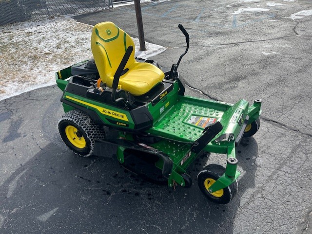2025 John Deere Z320M Image 3