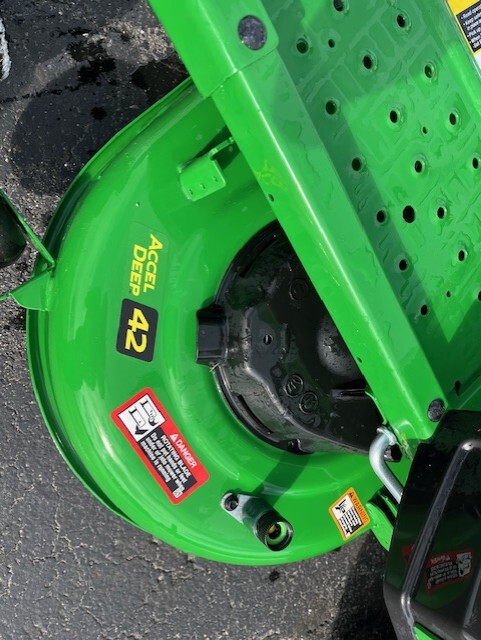 2025 John Deere Z320M Image 5