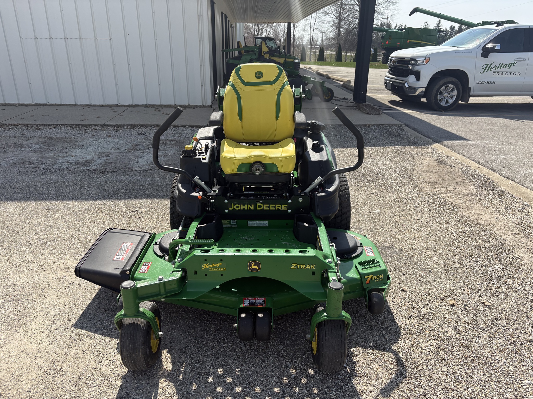  2023 John Deere Z950M at Heritage Tractor in Kewanee, IL