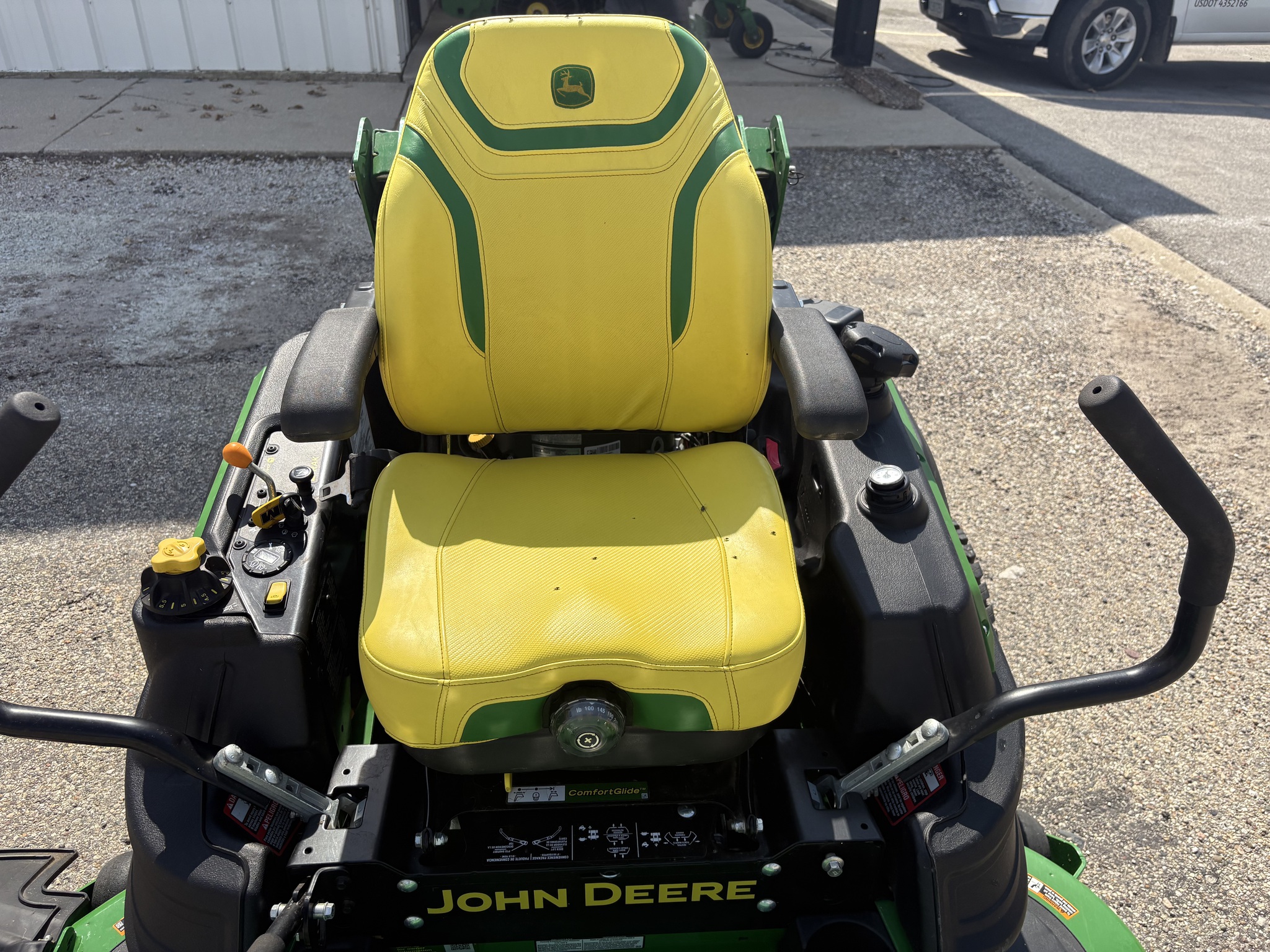  2023 John Deere Z950M at Heritage Tractor in Kewanee, IL