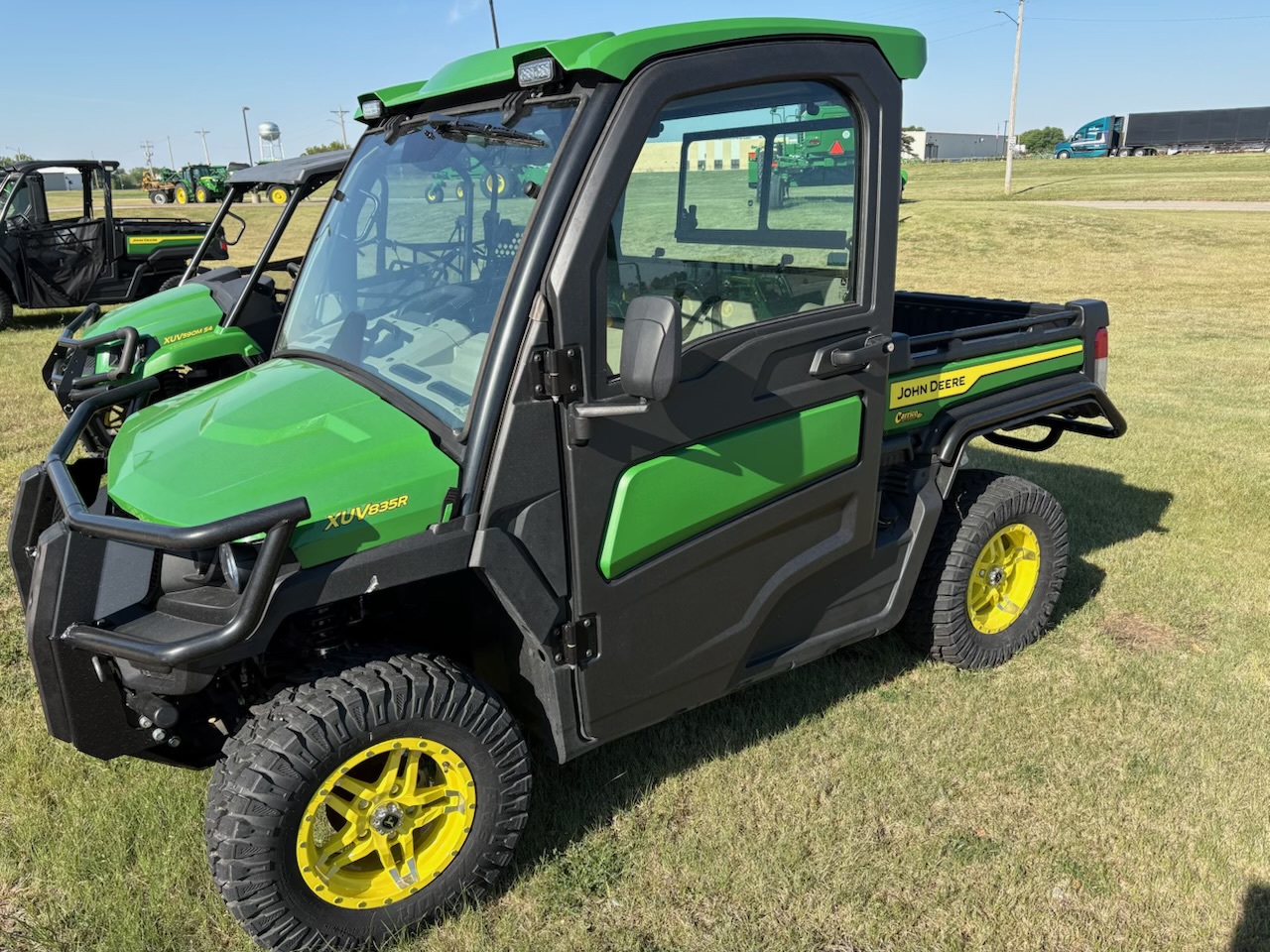 2024 John Deere XUV 835R Image 2