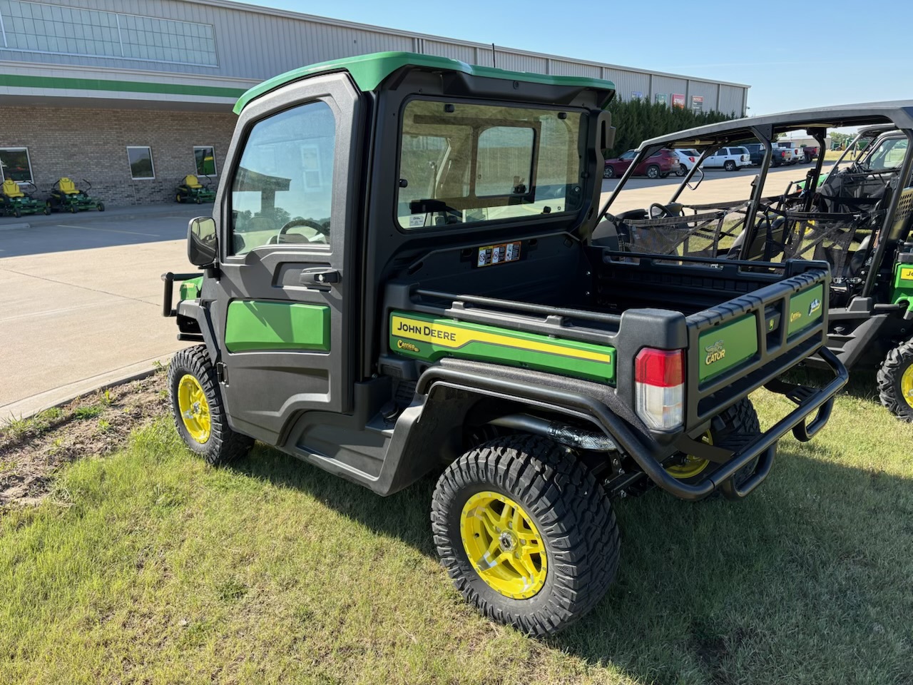 2024 John Deere XUV 835R Image 3