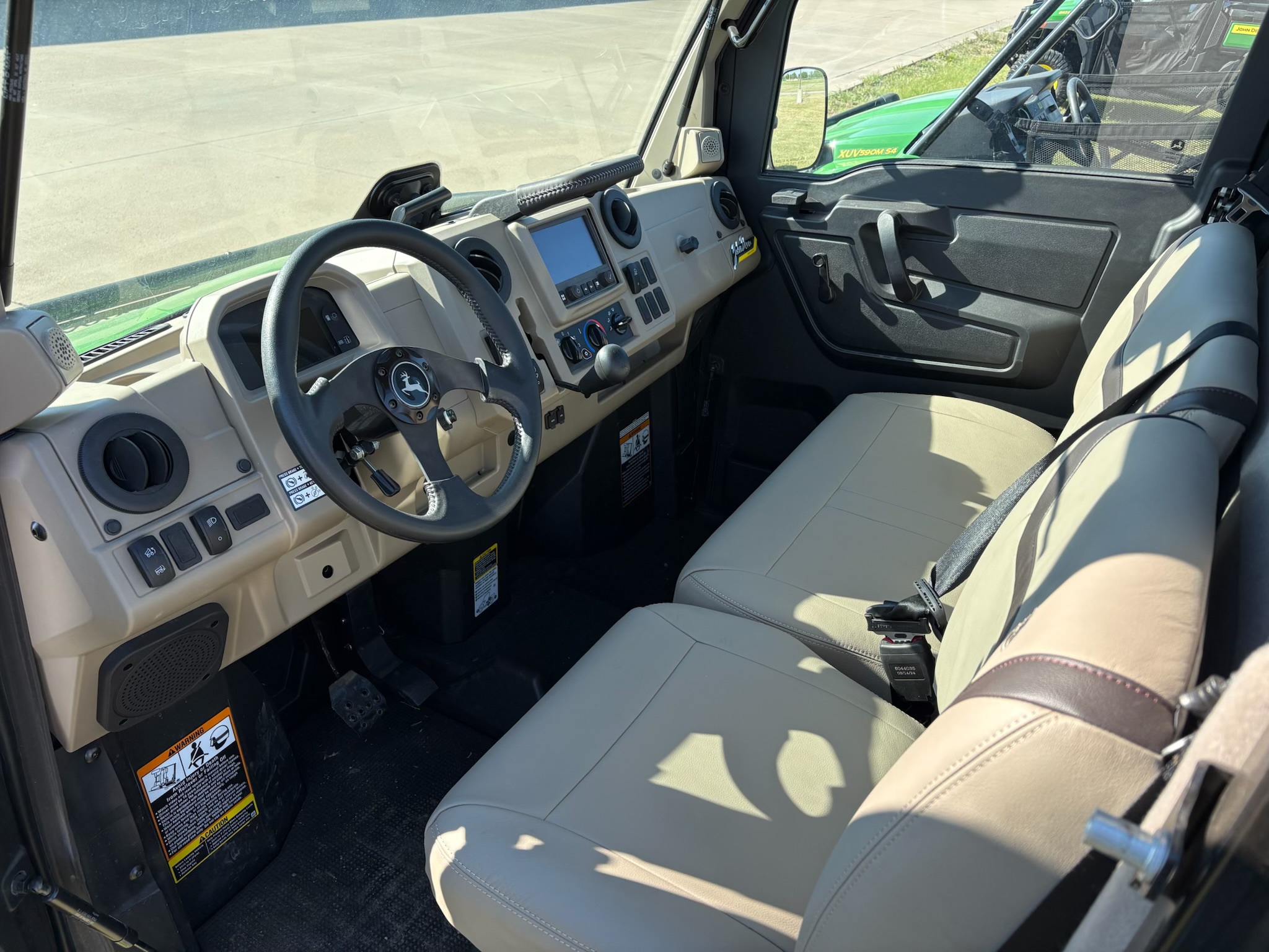 2024 John Deere XUV 835R Image 7
