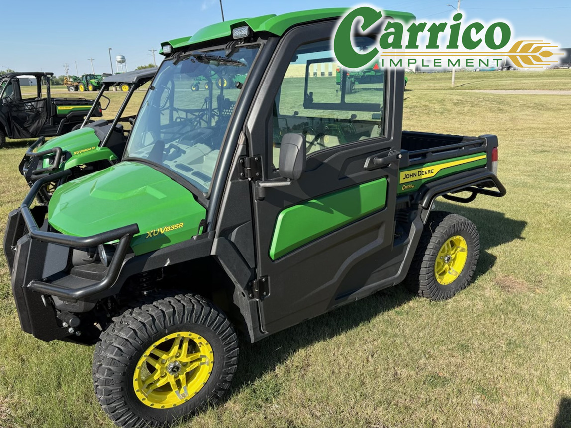 2024 John Deere XUV 835R Image 1