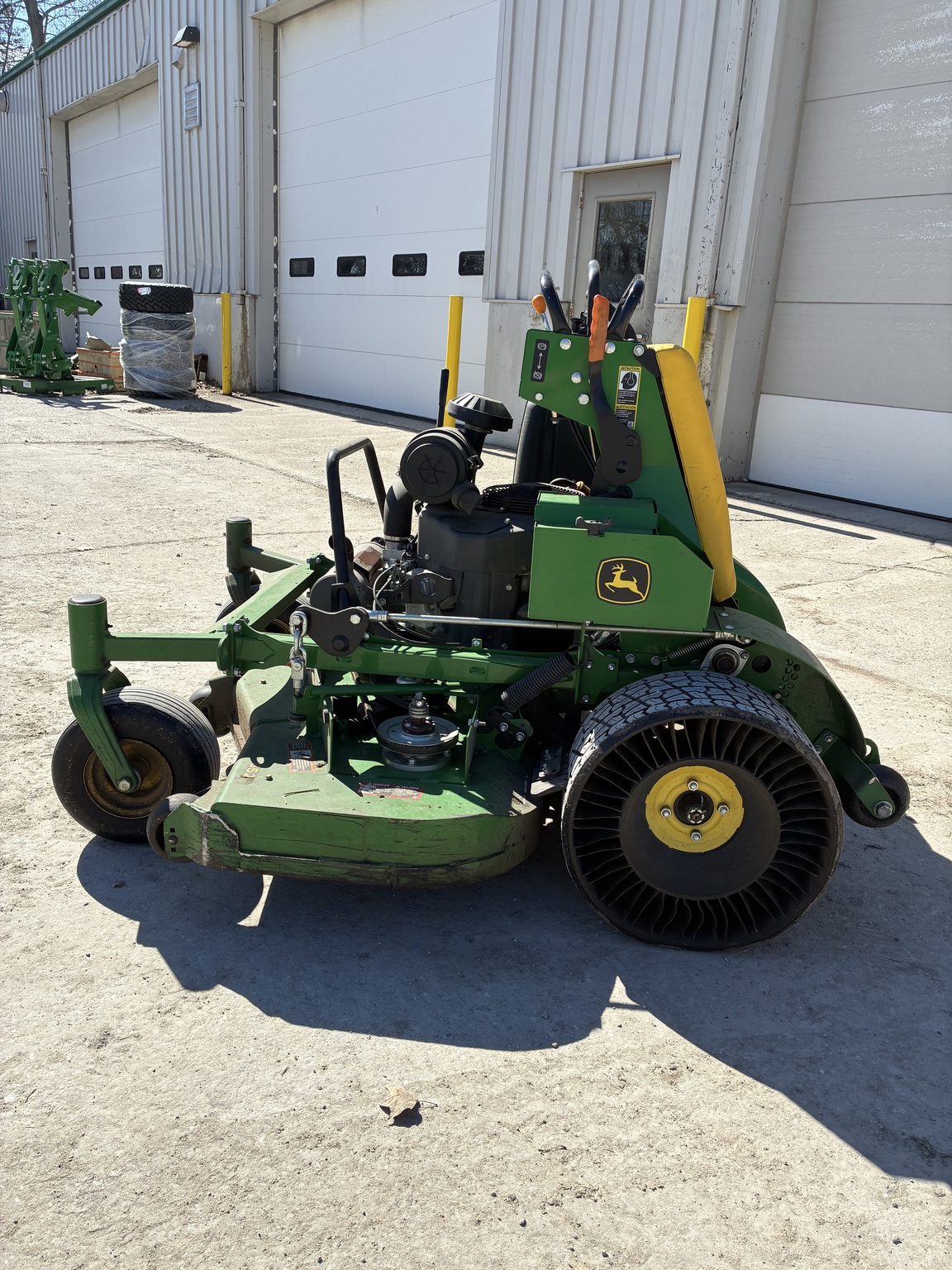 2021 John Deere 652R Image 7