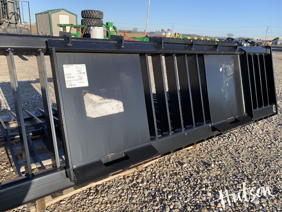 Photo of John Deere R84