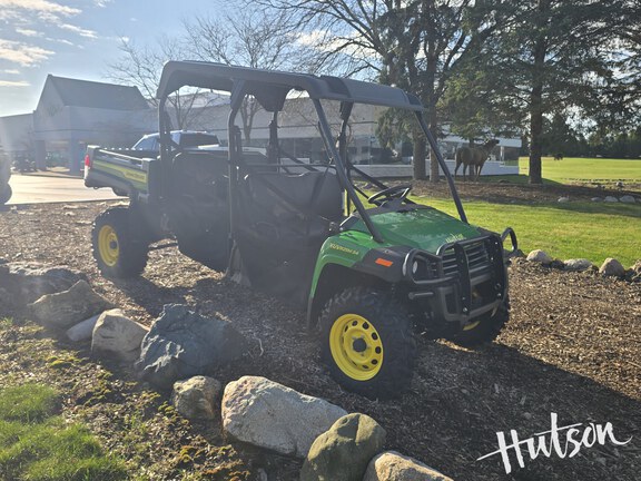 Photo of 2025 John Deere XUV 825M
