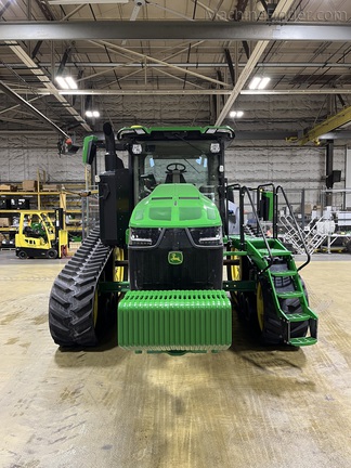 Used 2024 John Deere 8RT 370 Track Tractors at Koenig Equipment in Anna, OH - Photo4