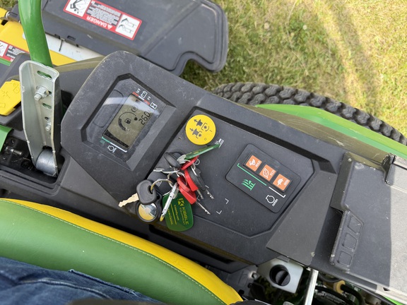 2021 John Deere Z545R - Photo19